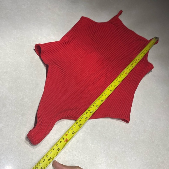 New Aritzia Wilfred Ribbed Annecy Bodysuit Red Size M with tags ⭐️⭐️⭐️⭐️ - Picture 9 of 17